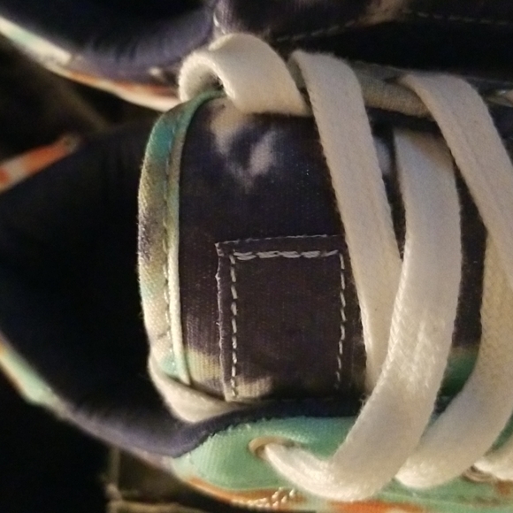 Guess Tie Dye Sneakers - Picture 5 of 16